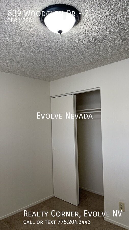 Building Photo - 839 Woodglen Dr