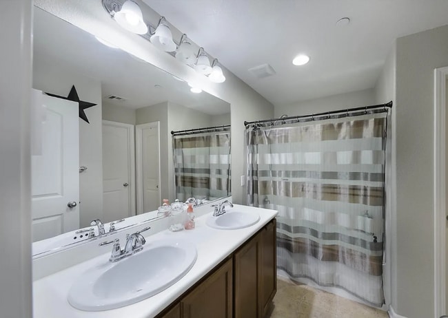 Building Photo - 5421 Tejon Ridge Ct