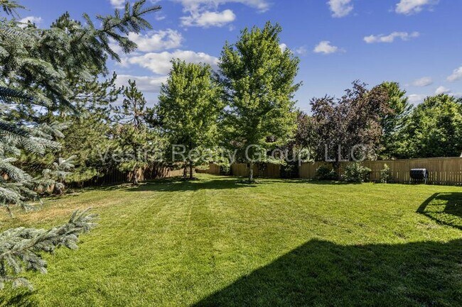 Building Photo - 2157 Maples Pl