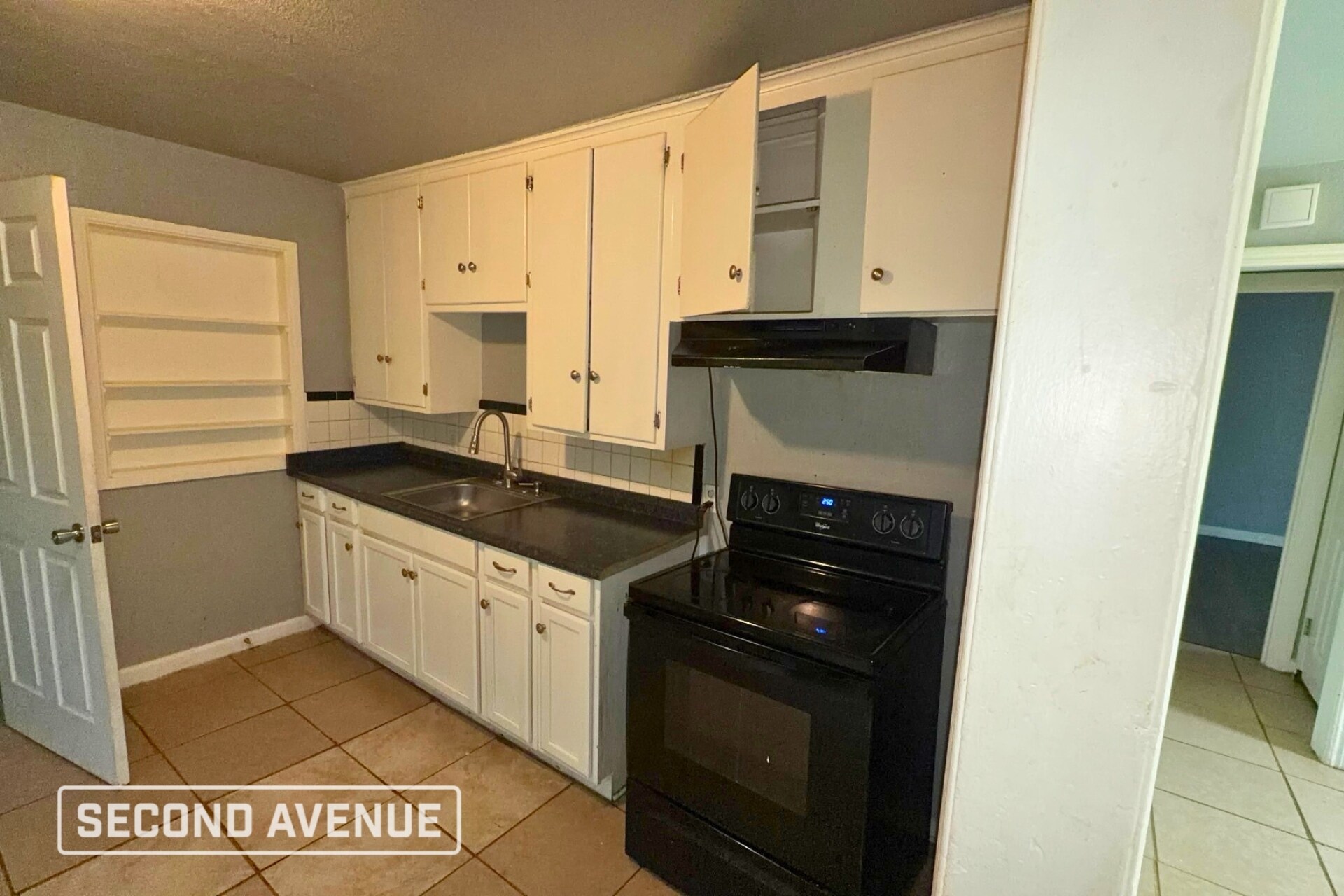 Building Photo - 2212 Miramar Blvd