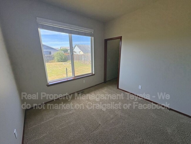 Building Photo - 4884 Dory Ct