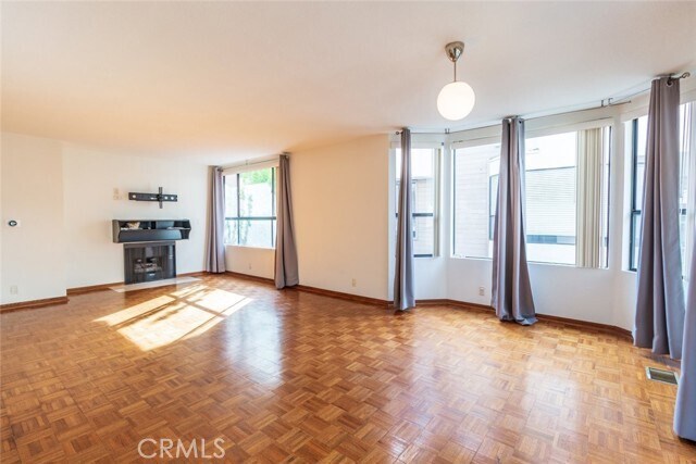 Building Photo - 514 N Isabel St