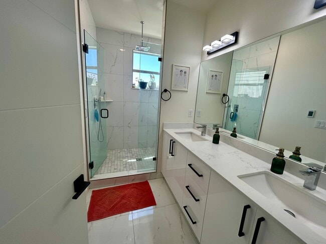 Building Photo - Pinehurst Townhome