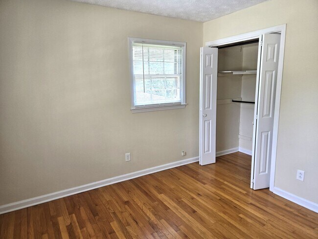 Building Photo - House in Gainesway With Huge Yard      250731