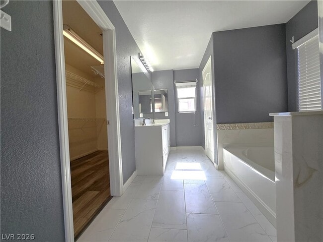 Building Photo - 6717 Yellowhammer Pl