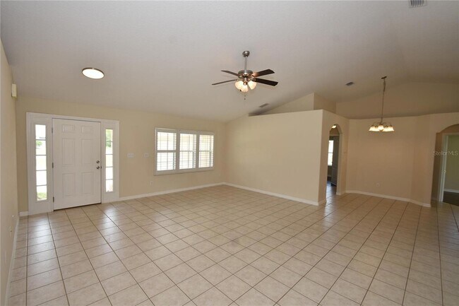 Building Photo - 11 Zenith Ct