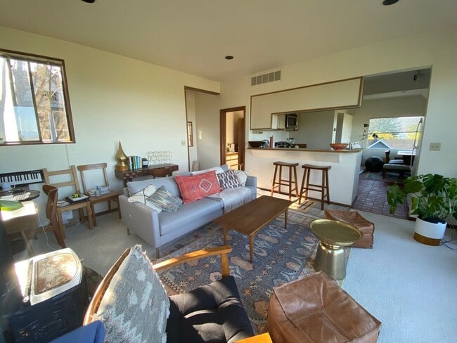 Building Photo - Ward Apartments LLC