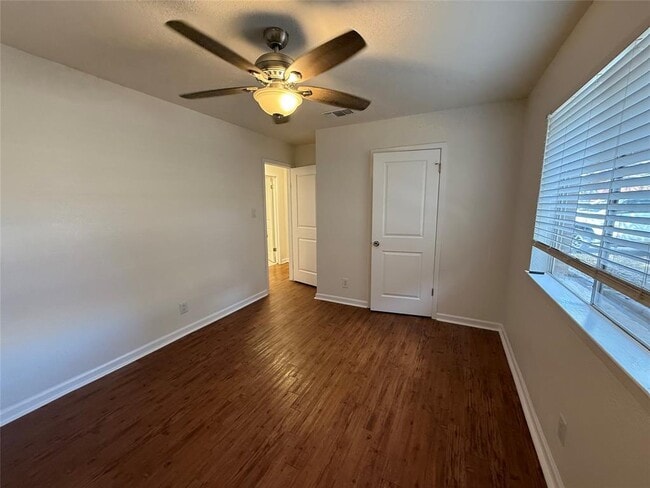 Building Photo - 6710 Circle S Rd