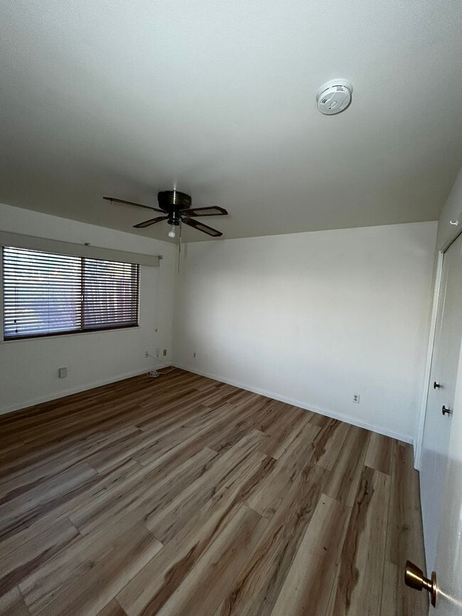 Building Photo - Charming 2-Bed, 1-Bath Condo in Kern City!