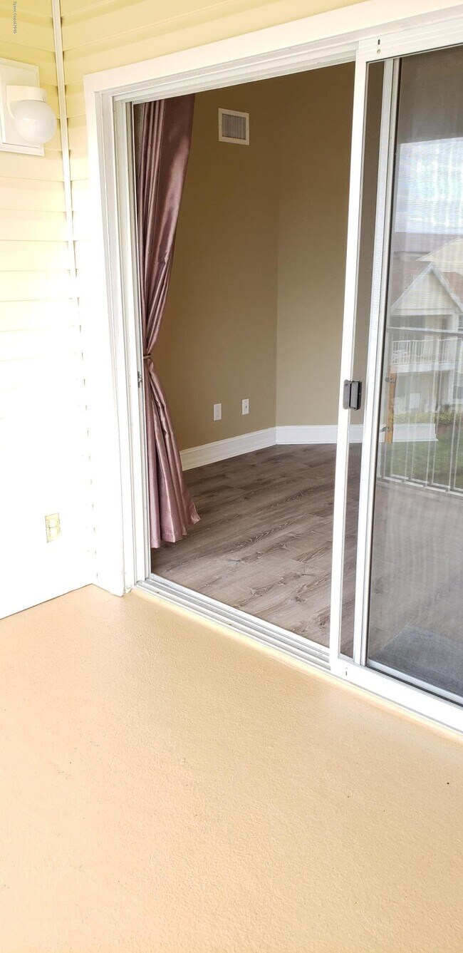 Building Photo - 1801 Island Club Dr
