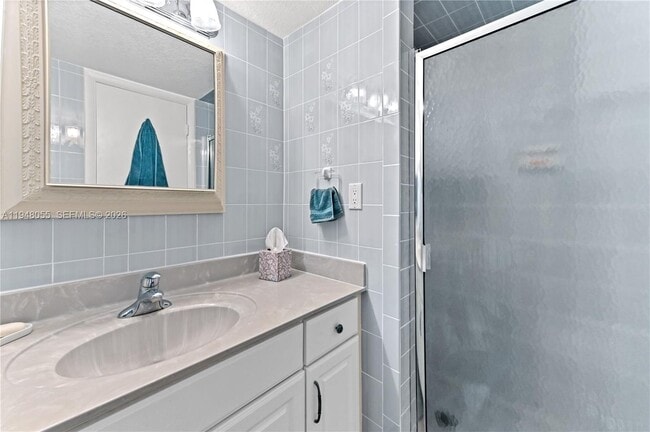 Building Photo - 3540 S Ocean Blvd