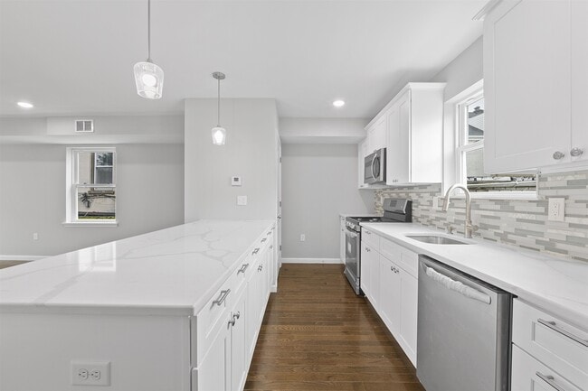 Building Photo - 45 Franklin St