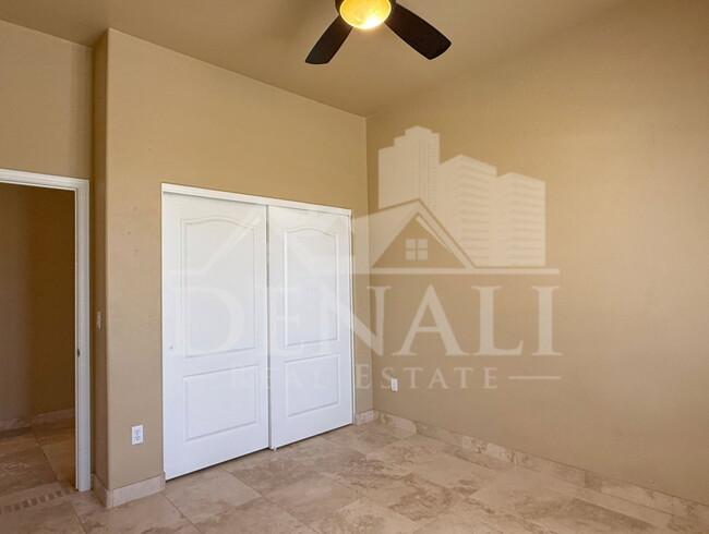 Building Photo - 3533 N Desert Oasis