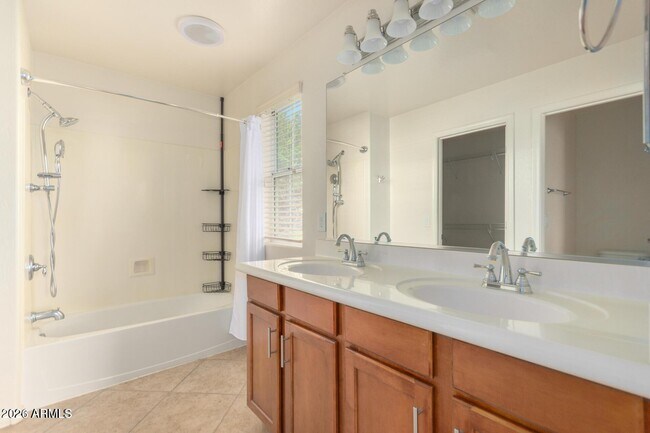 Building Photo - 4334 E Carla Vista Dr