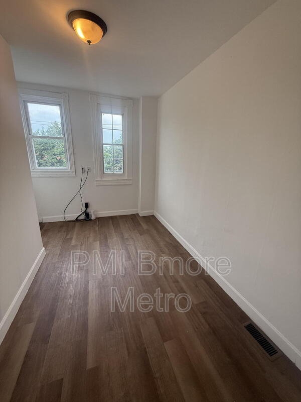 Building Photo - 2679 Wilkens Ave