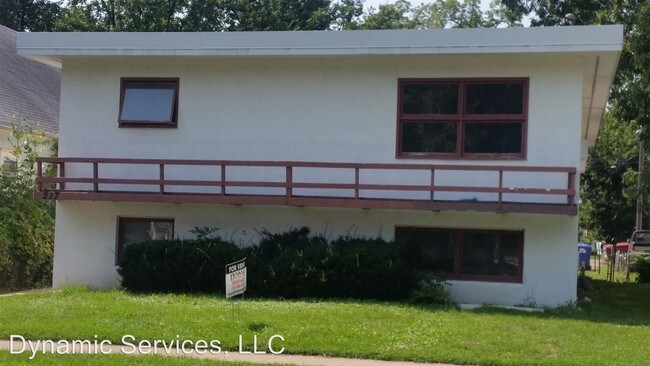 Primary Photo - 217 S Summit Ave