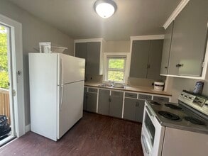 Building Photo - 206 N Lawe St