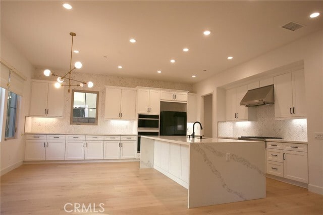 Building Photo - 204 Sutters