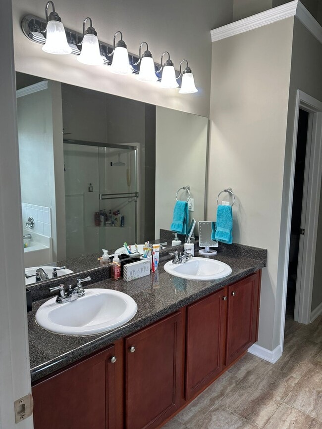 Building Photo - 26 Apache Trail