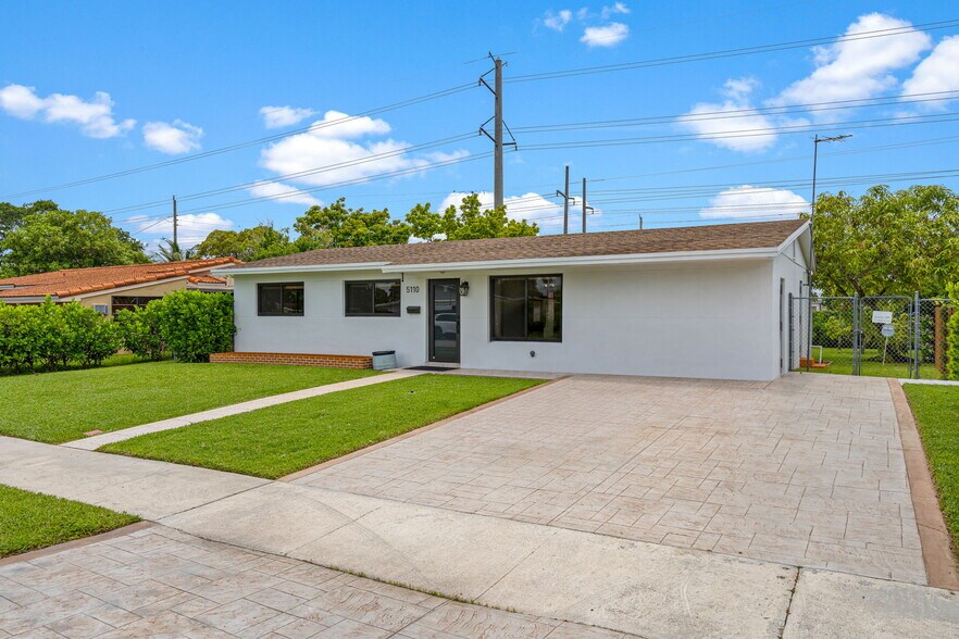 Building Photo - 5110 SW 106th Ave