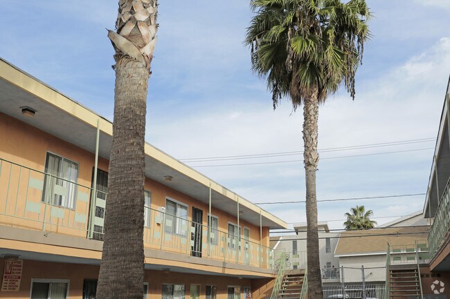 Building Photo - Berro Asset Building #0033