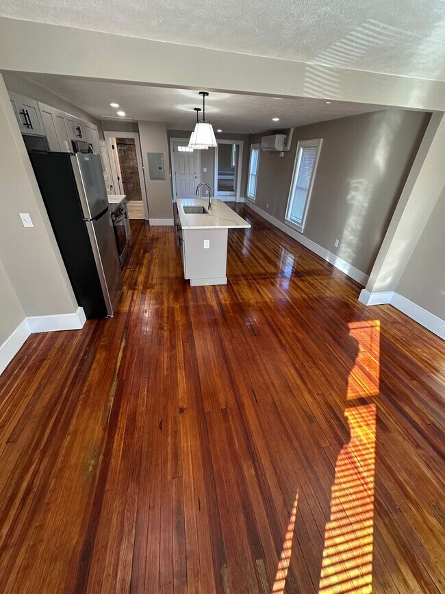 Building Photo - Village of Manlius 1 bedroom/ 1 full bathroom Apartment - Sign for just $1,000