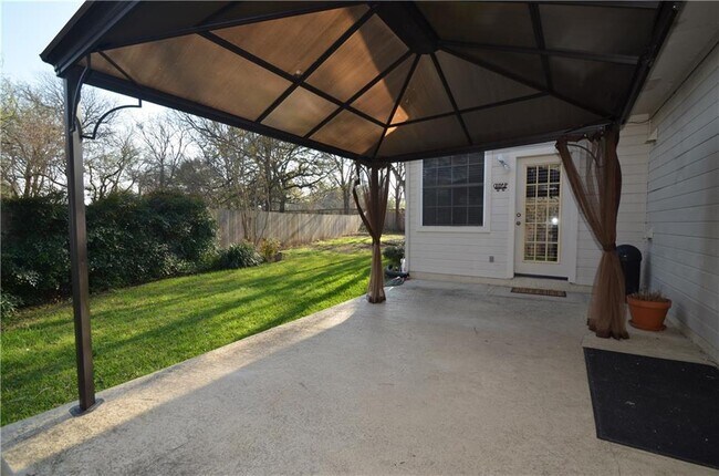 Building Photo - 3013 Sussex Gardens Ln