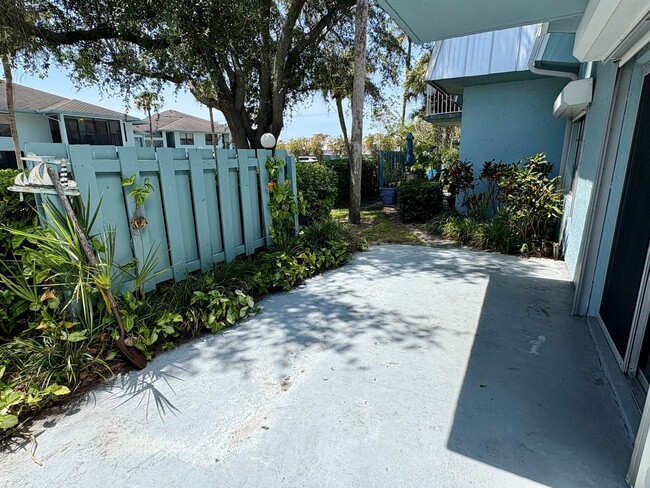 Building Photo - 950 S Kanner Hwy