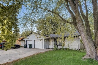 Building Photo - South Bird Street - 416