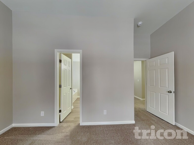 Building Photo - 8847 Twisted Pine Dr