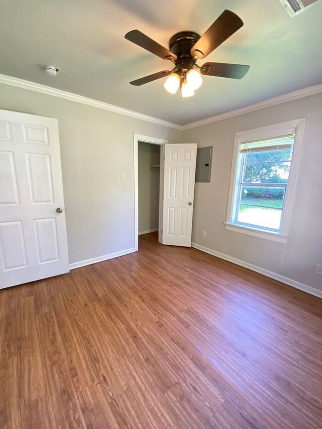 Building Photo - Cute 3 Bed 1 Bath Near Tinker AFB