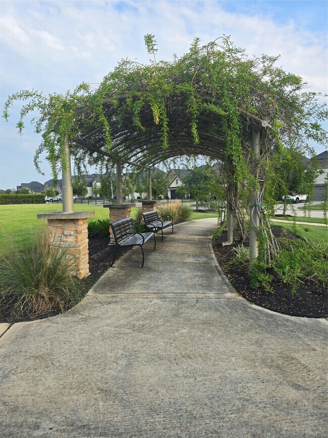 Building Photo - 511 Yellow Bullhead Ct