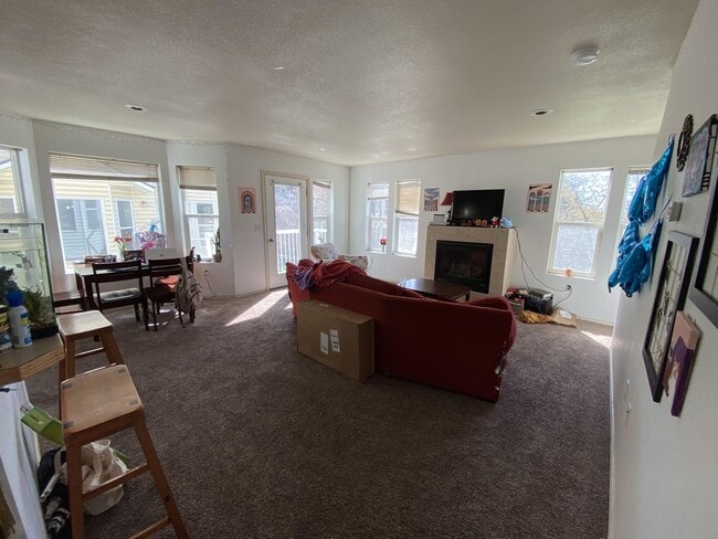 Building Photo - Garfield St Duplex