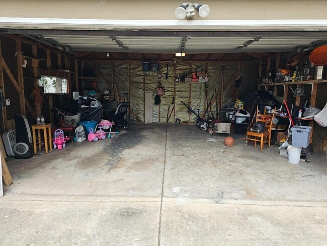 Building Photo - 454 S Des Plaines St