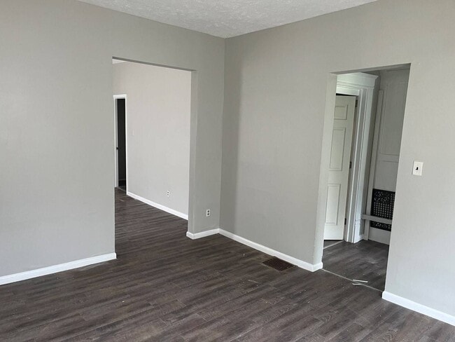 Building Photo - Spacious & Elegant 4-Bedroom Home with Exclusive Rent Discounts!