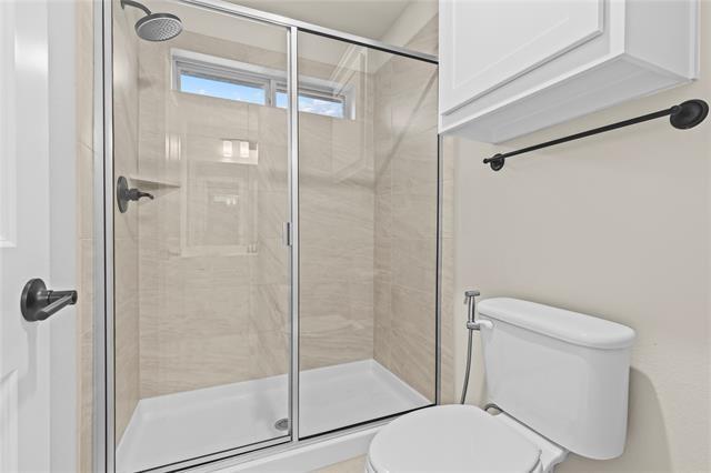 Building Photo - 14892 Hometown Dr