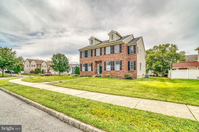 Building Photo - 9902 Player Dr