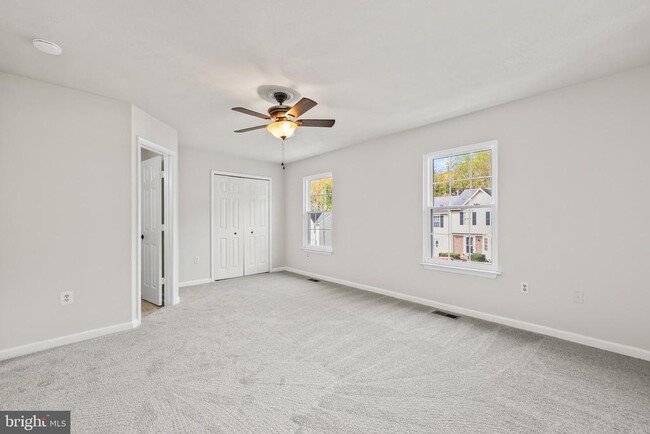 Building Photo - 306 Kings Crest Dr