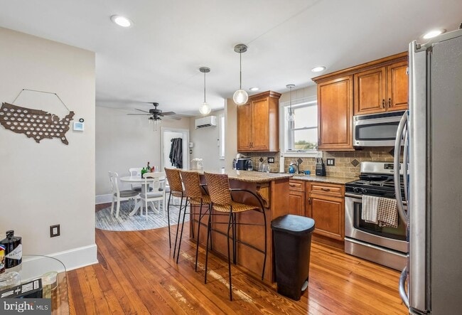 Building Photo - 357 Lemonte St