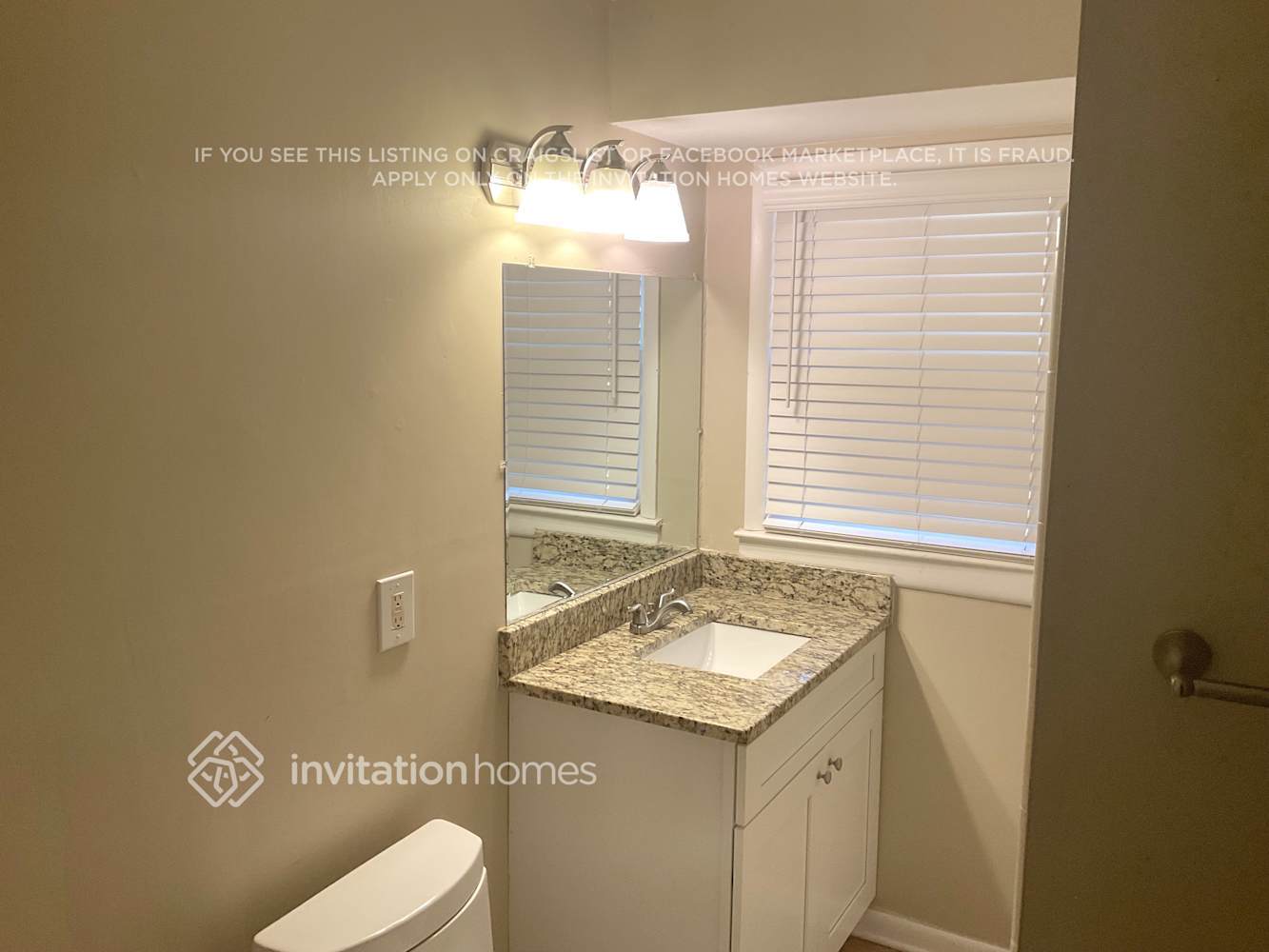 Building Photo - 686 Rollingwood Pl