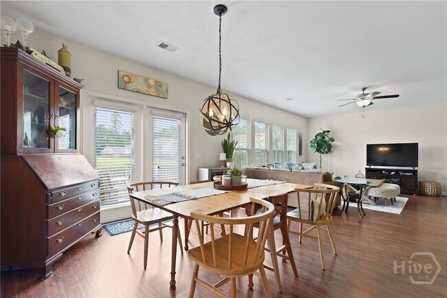 Building Photo - 18 Millwood Lake Dr