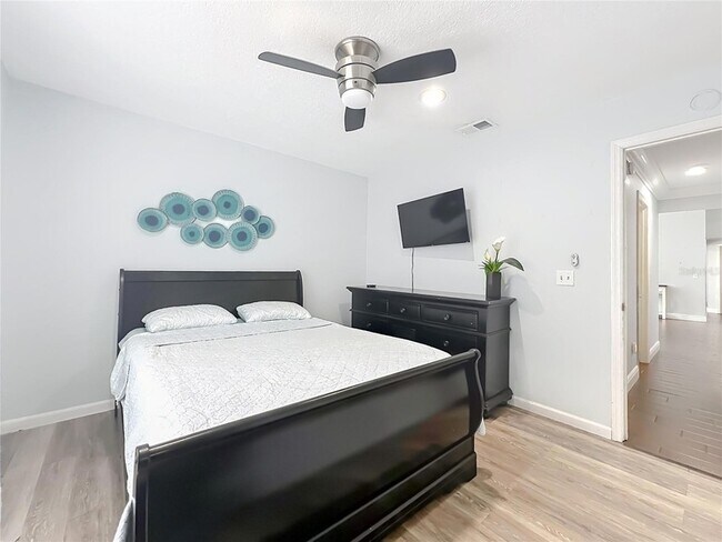 Building Photo - 3020 Hartland Ct