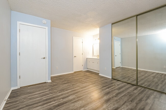 Building Photo - 720 City Park Ave