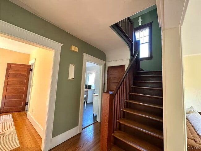 Building Photo - 608 Ackerman Ave