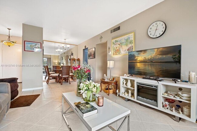 Building Photo - 400 S Cypress Rd