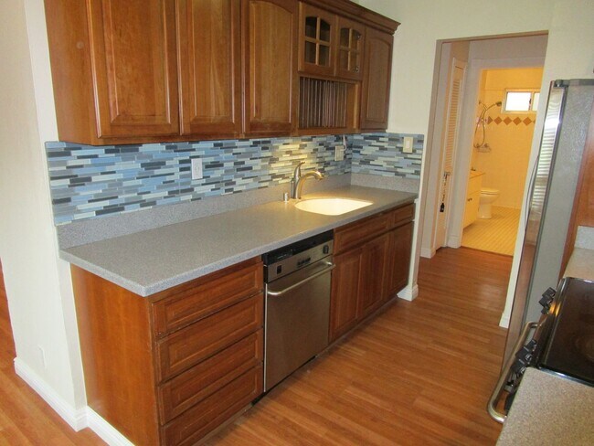 Building Photo - Location, Location, Location- Vintner Condo's