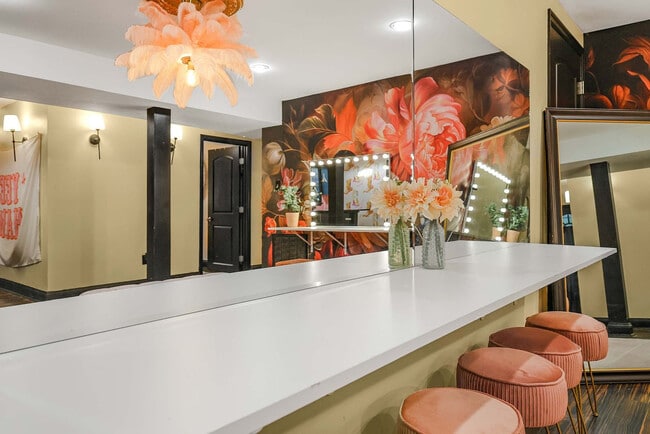 Building Photo - 4834 Hopedale Dr