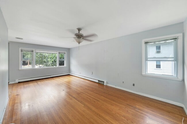 Building Photo - 106 Hillside Ave