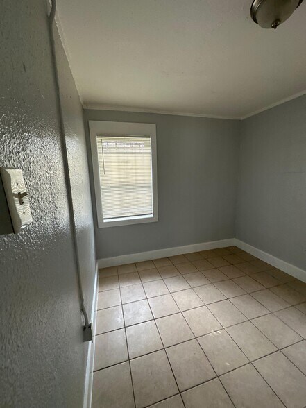 Building Photo - 2534 Moncrief Rd