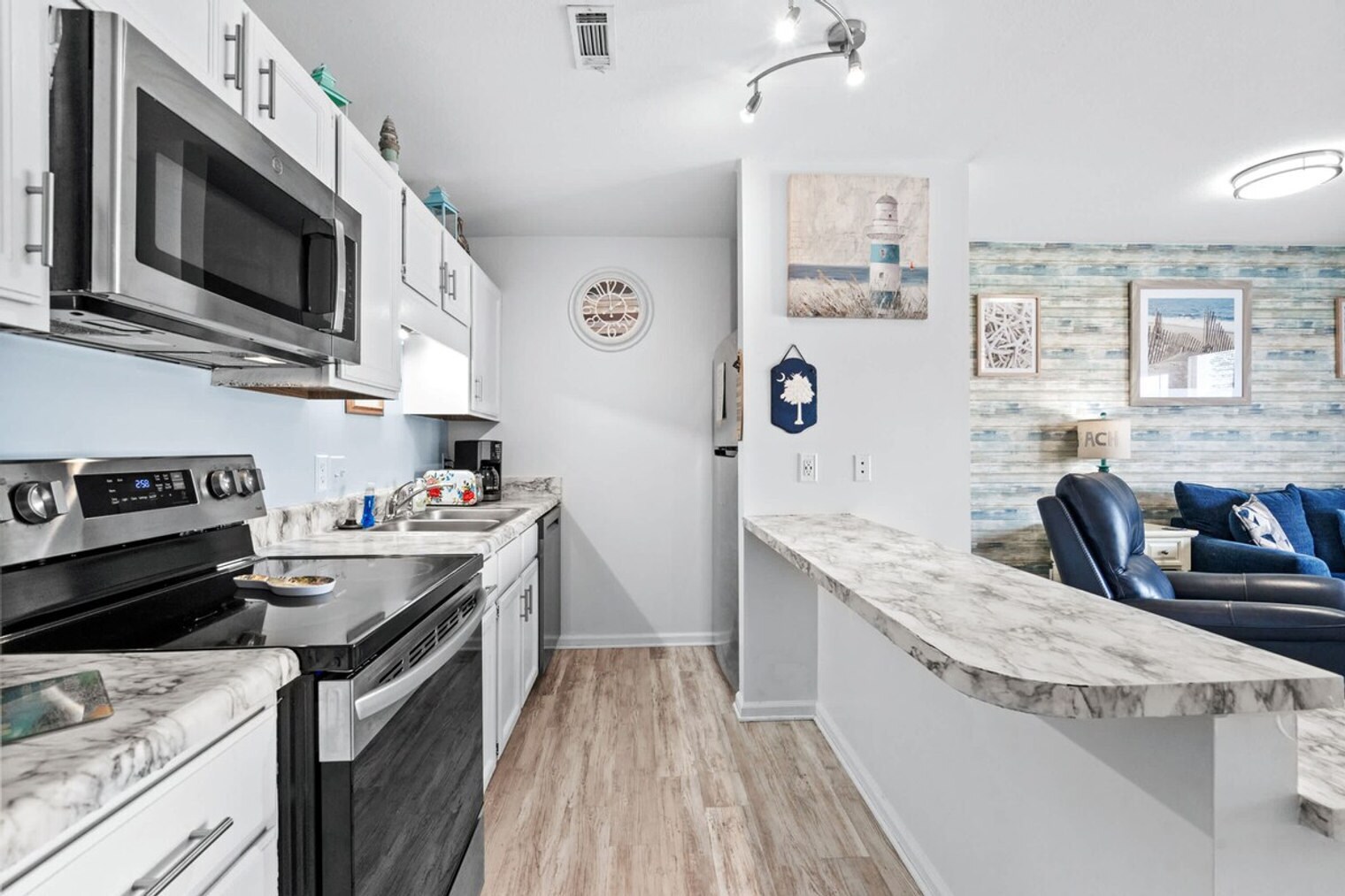 Building Photo - 208 Double Eagle Dr